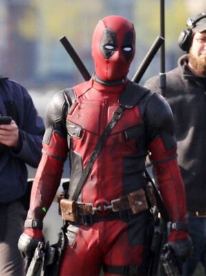 Ryan Reynolds Deadpool Front Reißverschluss rot und schwarz Leder Motorradjacke