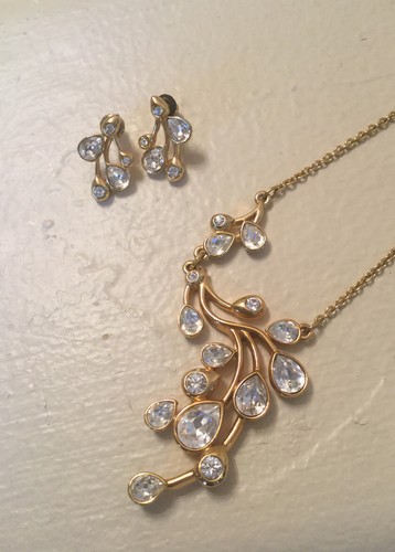 Schönes formelles Swarovski Halskette und Ohrringe Set - Bild 6 von 11
