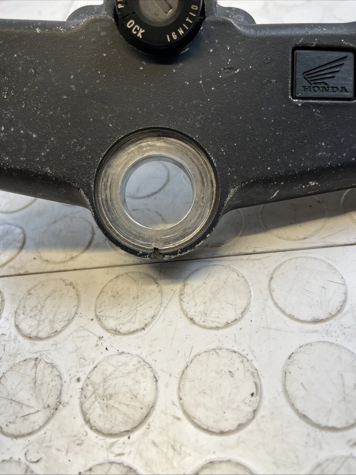 Honda CBR-600 F3 1998 árbol triple superior OEM Foto 4 de 4