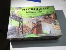 PLASTICVILLE O Scale Building.  Way Station.  NIB. Vintage. 5404