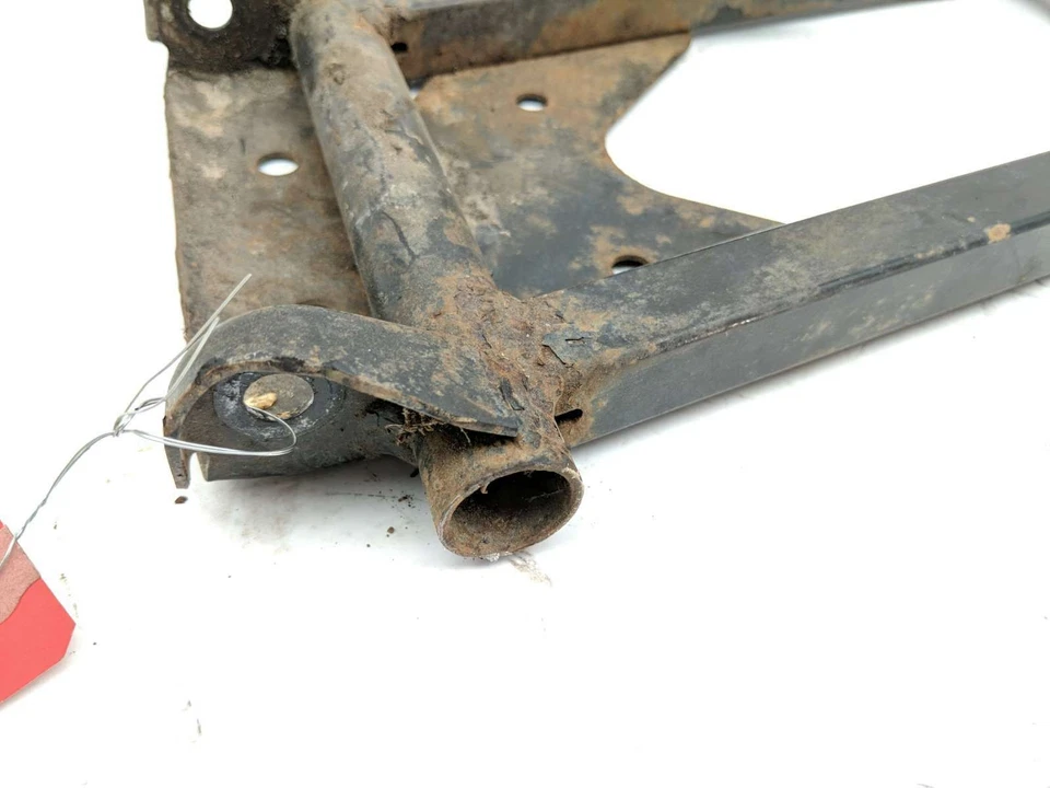 04 Polaris Hawkeye 300 4x4 Conjunto de brazo de control inferior trasero derecho Foto 2 de 4