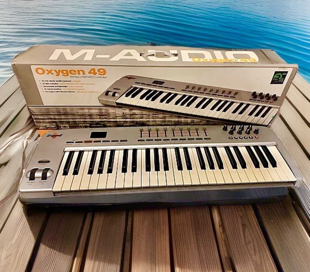 極美品【M-AUDIO OXYGEN49 スタンド 元箱あり】 極美品【M-AUDIO OXYGEN49