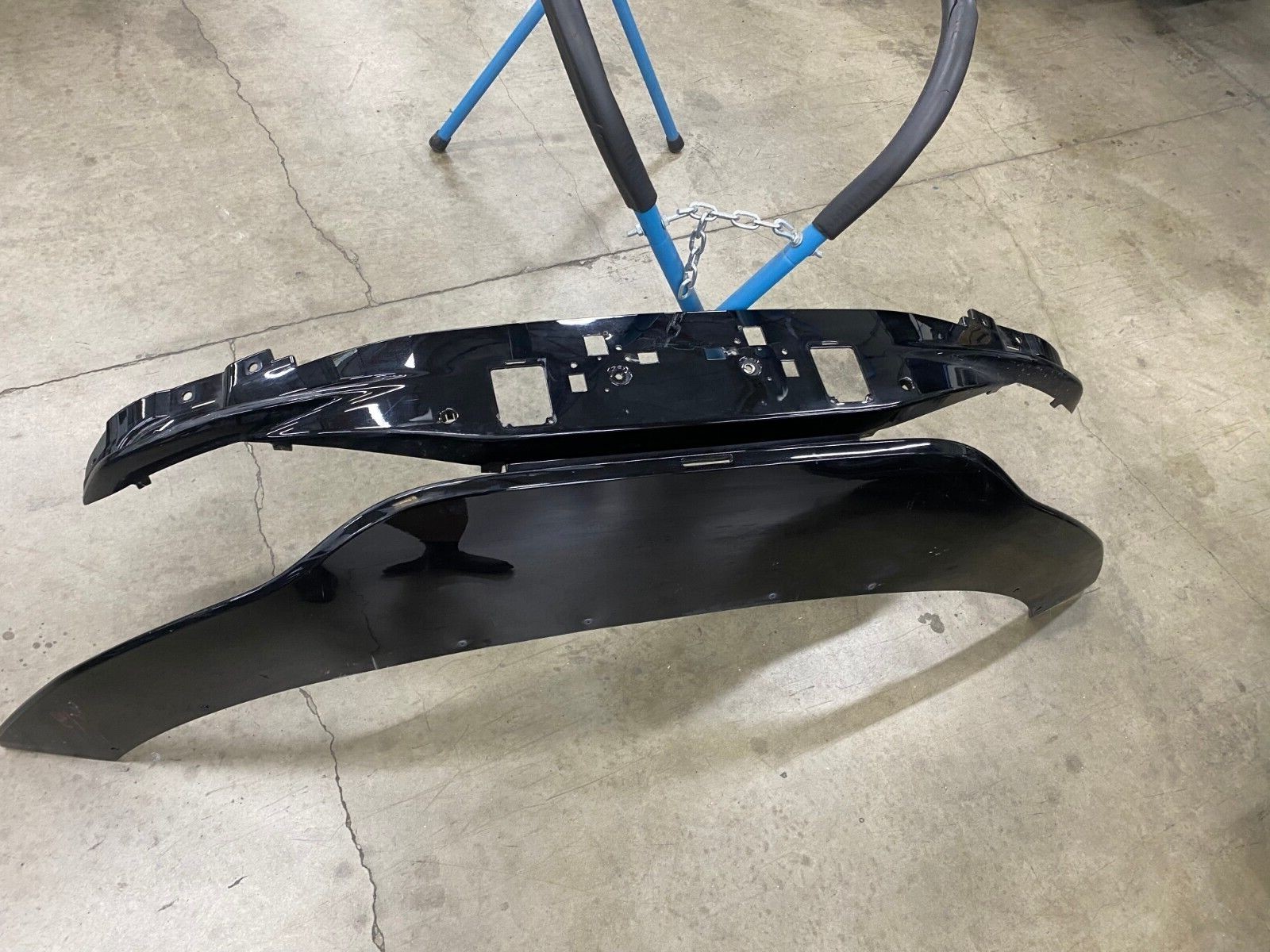 ASTON MARTIN DB11 REAR BUMPER COVER FASCIA