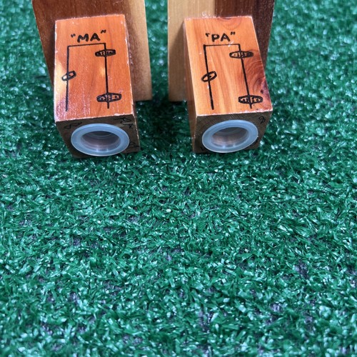 Vintage Souvenir Ma & Pa Wooden Outhouse Salt & Pepper Shakers - Picture 7 of 8