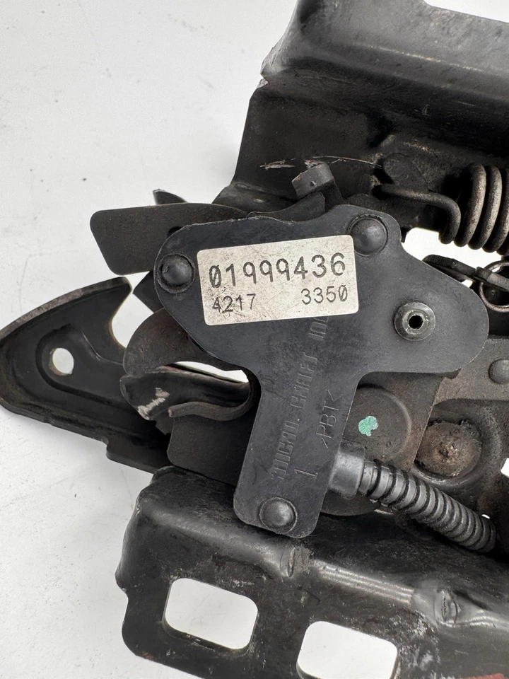 Actuador de cierre de capó Cadillac DTS 2006-11 OEM Foto 2 de 4