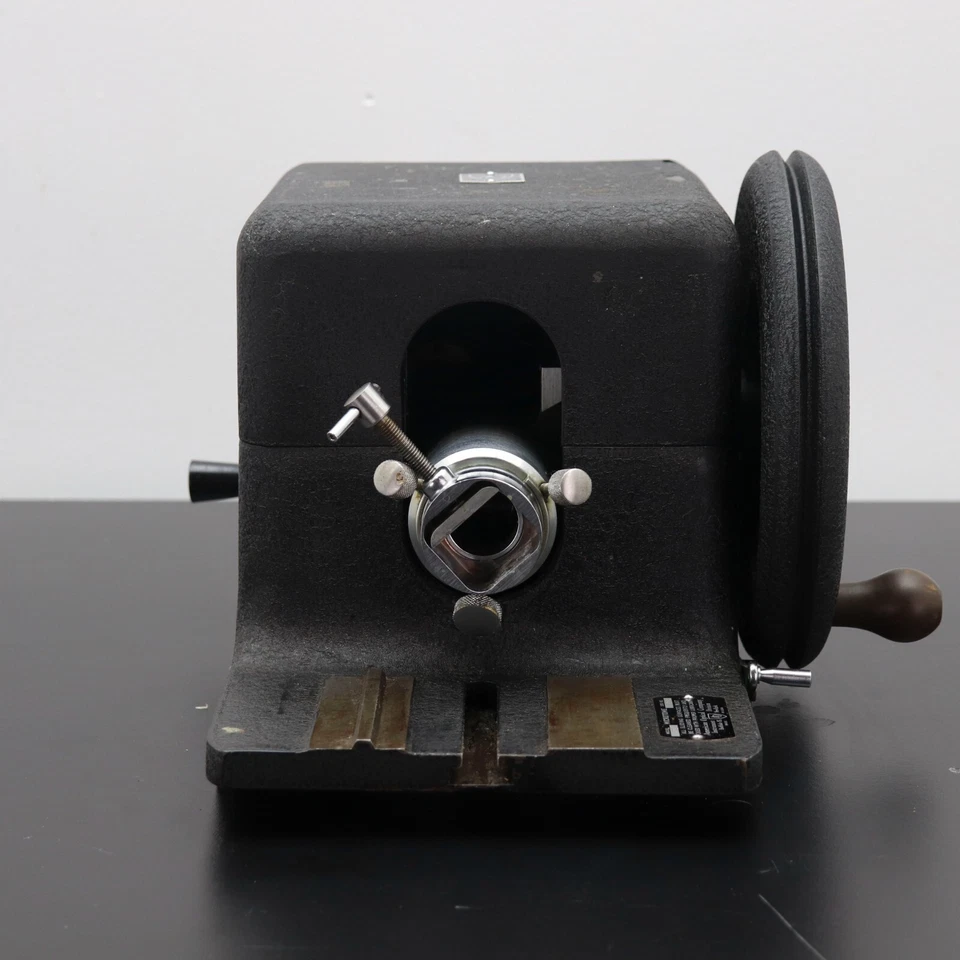 Vintage American Optical Spencer 820 Benchtop Manual Rotary Microtome - Image 2 of 4