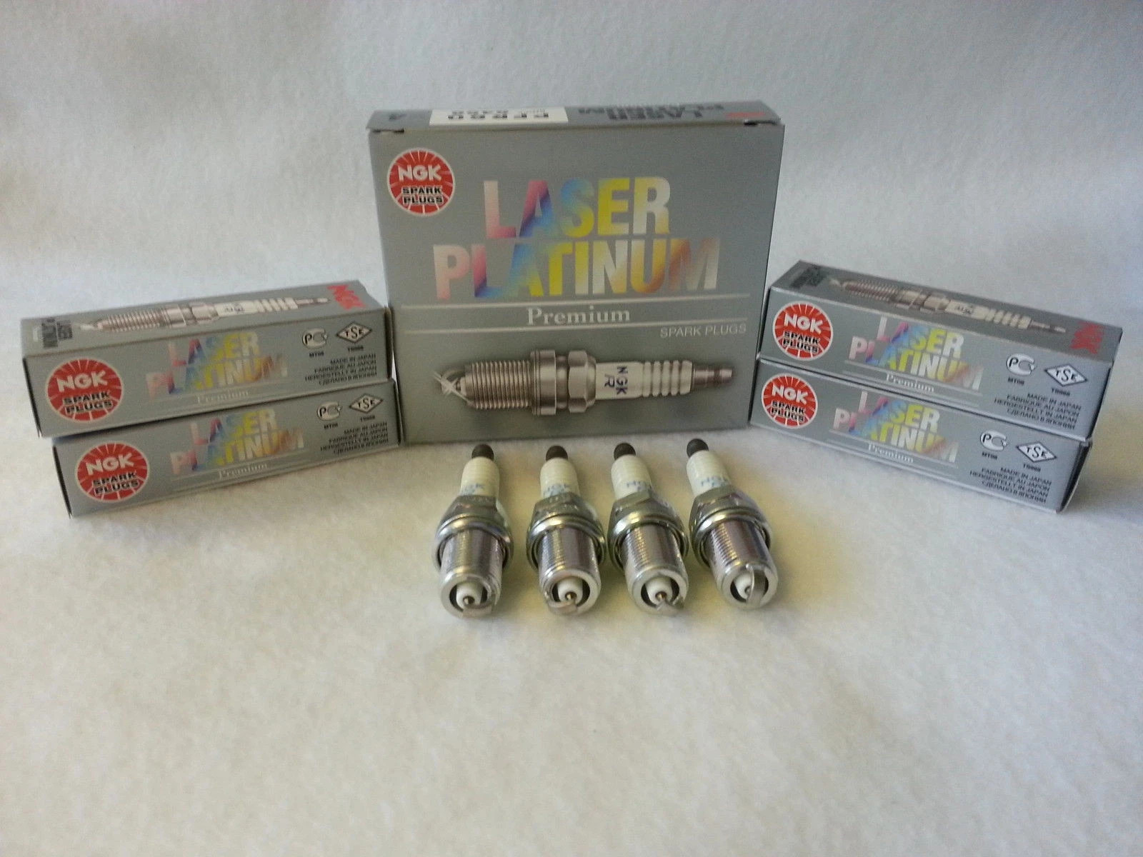 4x NGK LASER PLATIUM SPARK PLUGS PFR6G11 5555 