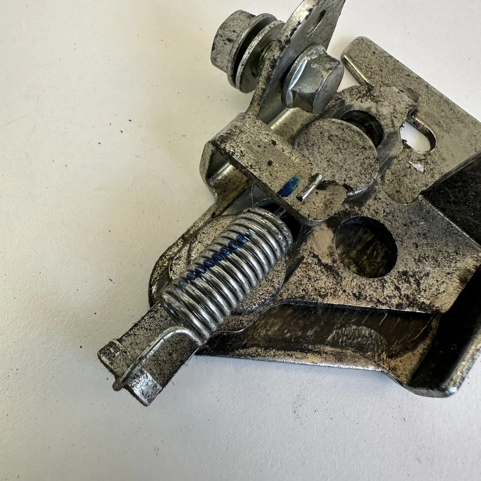 Cerradura de pestillo de asiento Honda CBR500 CBR500R 2017 77220-MJW-J01 Foto 2 de 4