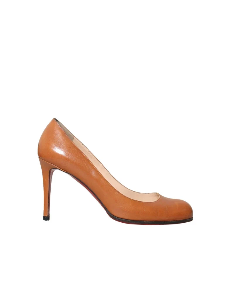 Escarpins en cuir bout rond Christian Louboutin (TAILLE 39)