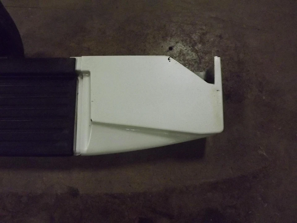 10 INFINITI QX56 Left Driver Lower Running Board W/ Step Nordic White Pearl Q11 — 第 4/4 张图片