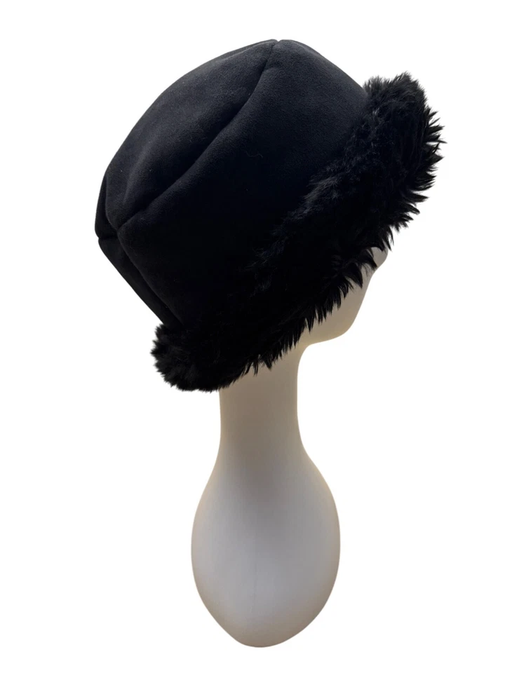 Sombrero cubo de invierno Coldwater Creek para mujer negro de piel sintética Foto 2 de 4