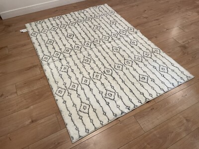 Neu Marokkanischer verzierter Plüsch Teppich 150x215 UVP 229 £ groß maschinenwaschbar robust