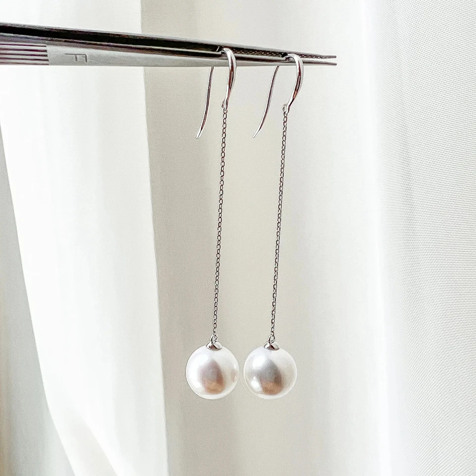 Pendientes de gancho colgante de cadena de 6"" de perlas creadas de corte redondo de 9 mm enchapados en oro 925 de 14 quilates Foto 2 de 4