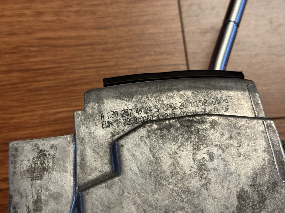 OEM 2003-2012 Mercedes-Benz R230 SL500 SL55 Floor Gear Shifter Selector Assembly - Image 3 of 4