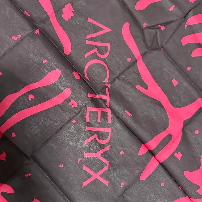 Arc'teryx Bandana Scarves (2 pcs) - Black & Pink, New