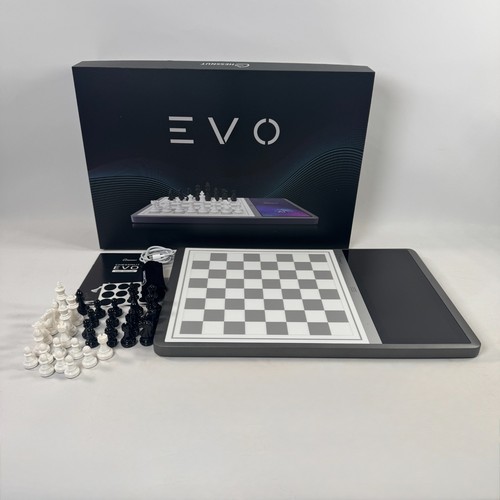 Chessnut Evo AI Chessboard - Built-in Maia Engine, Chess Bot *OPEN BOX*