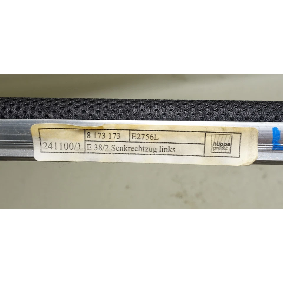 Damaged BMW E38 7-Series iL Long Wheel Base Left Rear Door Window Sun Shade OEM - Image 4 of 4