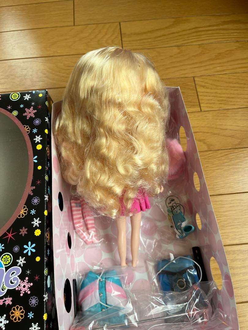 Neo Blythe Silver Snow Fashion Doll Toy Hobby Shop Limited 2004