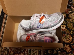 new balance 686 shoes