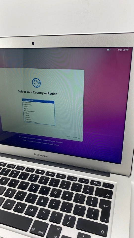 MacBook Air 13 inch Intel Core i5 1.8Ghz 2017 8GB RAM 256GB SSD A1466 Grad B UK - Image 3 of 4