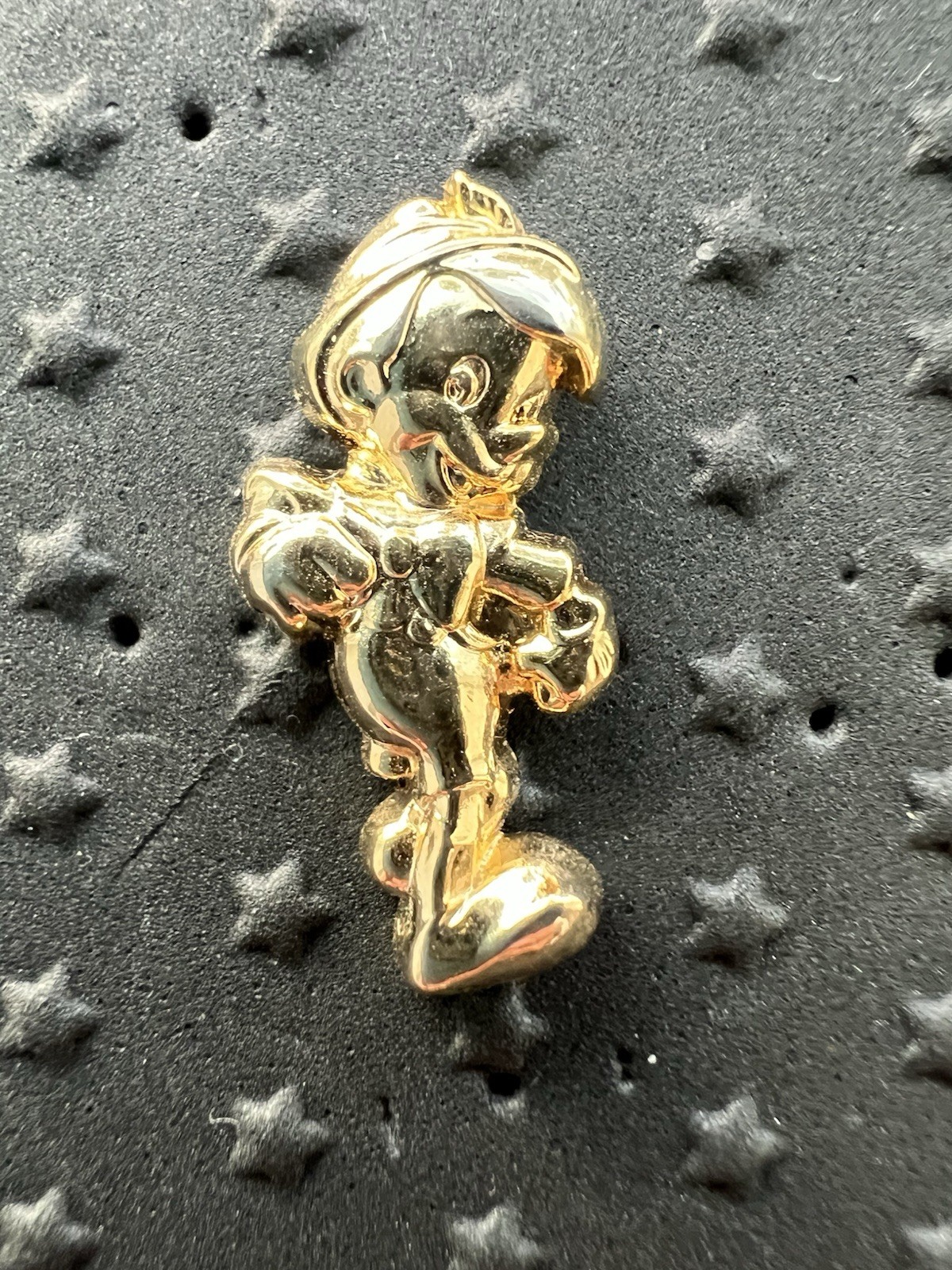 2022 Disney Parks Tiny Kingdom Pin 50th Fab 50 #2 Gold Statue Pinocchio