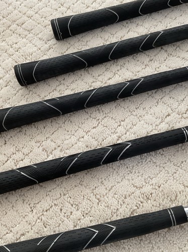 Affinity Intrigue 5-Iron Set Uniflex Steel Shafts5,6,7,8 & 9.. RH.EUC!!! - Picture 8 of 18