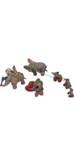 Tuskers Set of Elephant Figurines with Characters and Hearts Decor Z#4402