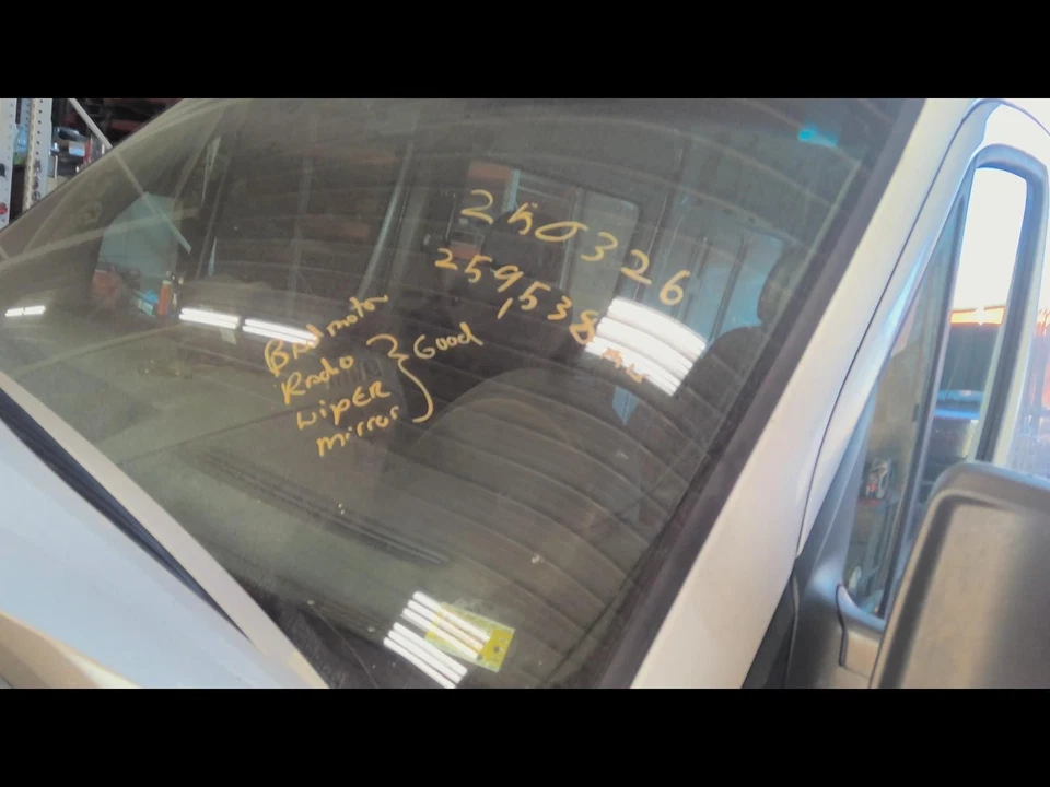 Used Front Left Seat Belt Front fits: 2008 Dodge Sprinter 2500 driver buckle Fro - Imagem 2 de 4