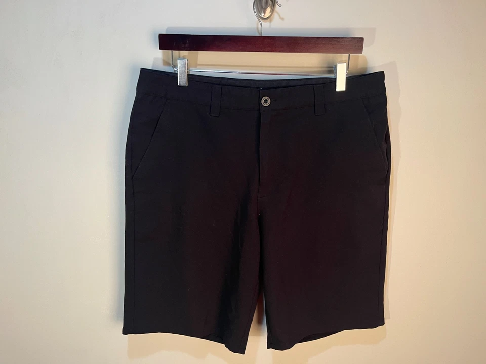 Pantalones Cortos de Golf Travis Mathew Para Hombre Negro Jet Frente Plano 34 10" Entrepierna Usados en Excelente Condición Foto 4 de 4