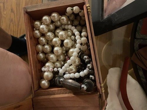 big bejouterie collection w nice caskets big variety’s