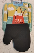 PEANUTS SNOOPY DOGHOUSE BEACH PALM TREE CLUB PARADISO Oven Mitt & Potholder Set