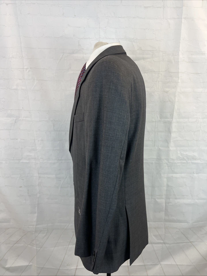 Traje liso gris Valentino para hombre 44L 40X30 $4,895 Foto 4 de 4