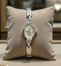 Reloj de cóctel Andre Bauche 17j tono plata diseño follaje MCM funciona de colección