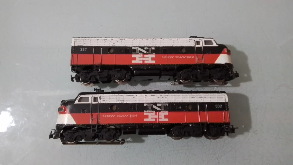 MARKLIN HO 3 VOIES 4062 3062. COUPLAGE LOCOMOTIVES DIESEL F7 NEW HAVEN USA