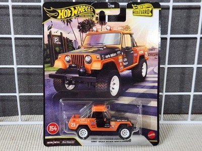 Hot Wheels Boulevard 1967 Jeepster Commando Orange
