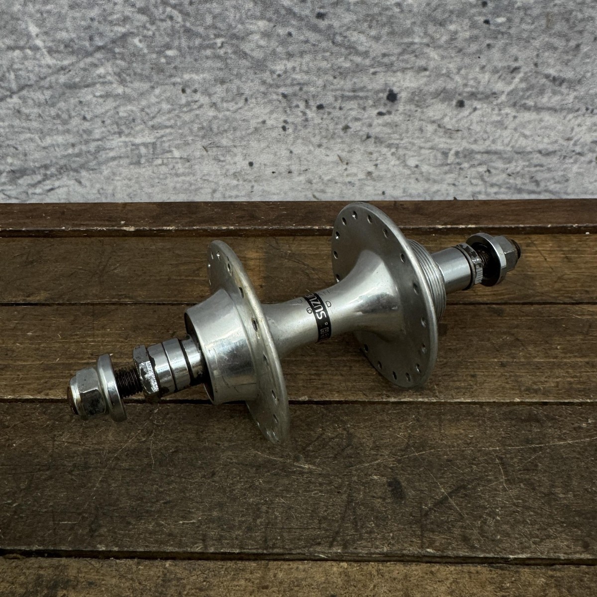 Vintage Suzue Sealed-Tech Rear Hub 36H Nutted High Flange Silver