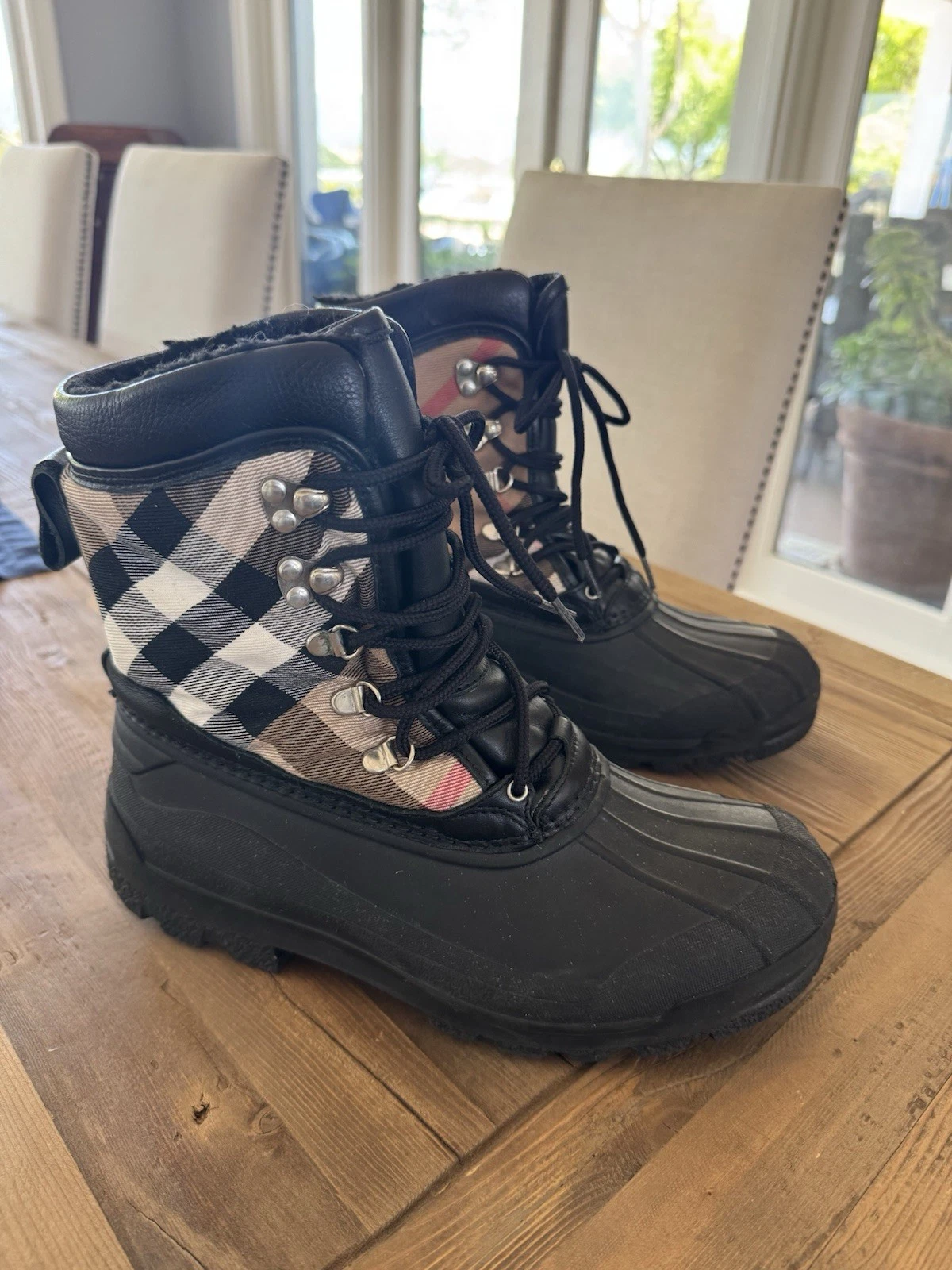 Burberry Snow Rain Boots Size 8 / 9 or 39 / 40