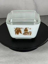 Vintage Pyrex Early American Refrigerator Dish With Lid Brown Pattern