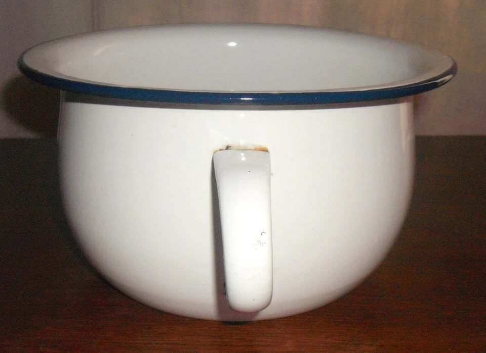 Pot de chambre émaillé blanc liseré bleu ancien - Photo 2/4