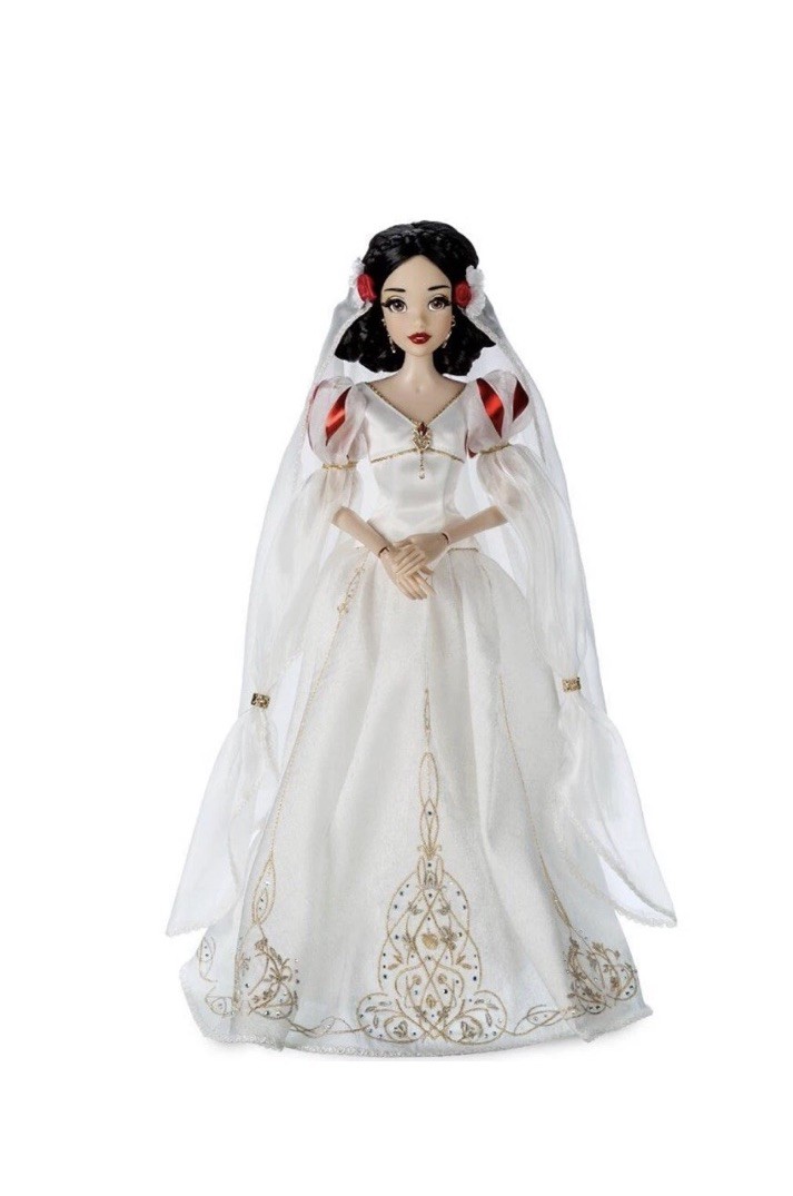 RARE Disney 2022 Snow White Limited Edition Doll 17