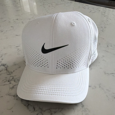 Nike Dri-FIT ADV Golf fitted White Hat. L/XL New with Tags