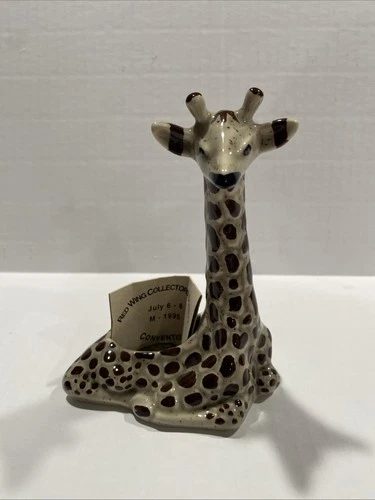 Red Wing Collector Society 1995 Miniature Giraffe Planter