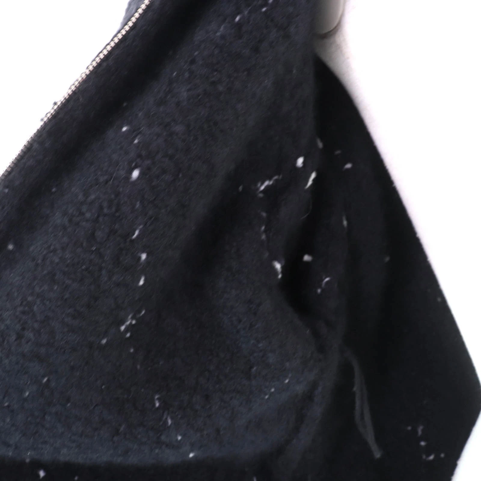 Giacca Chanel P74369 Cashmere con Strass Motivo Matelasse Zip Nero Um