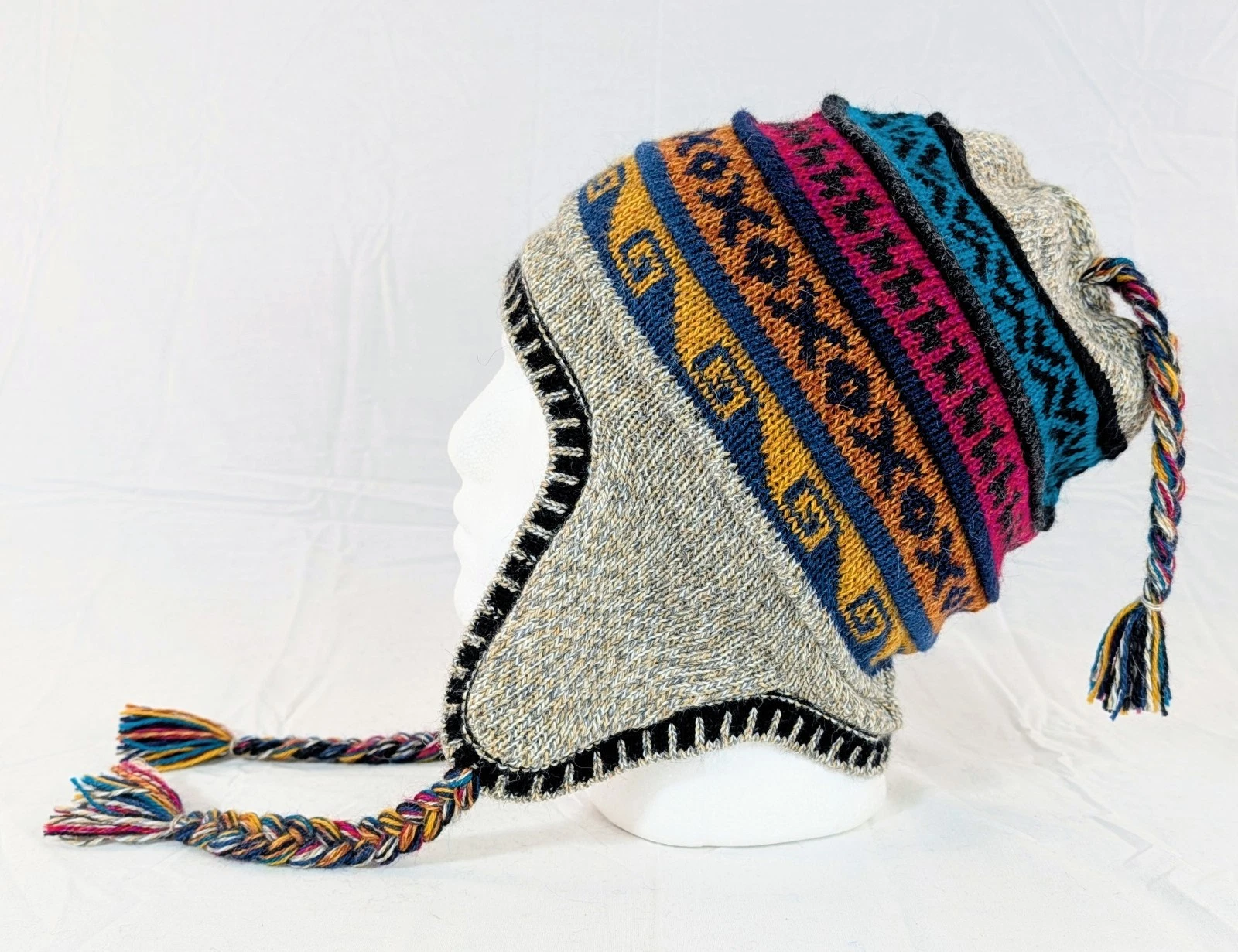 Soft Baby Alpaca Reversible Chullo Beanie White Green Unisex Colorful Boho Peru