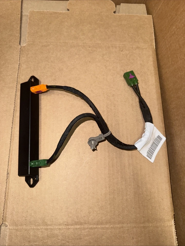 Módulo amplificador antena Dodge Durango/Jeep Grand Cherokee L 2021-25 68520861Aa Foto 2 de 4