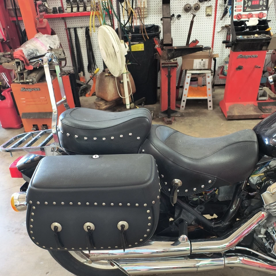 1998 Honda vf750 c magna mustang seat and leatherlyke hard saddlebags and mounts - Image 2 of 4