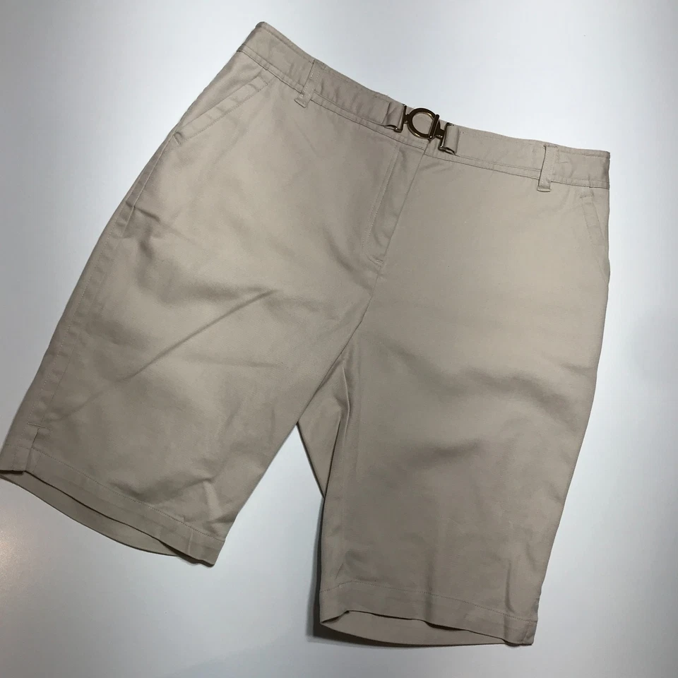 Bermudas chinas Charter Club para mujer 12 paneles caqui con cinturón con hebilla dorada Foto 2 de 4