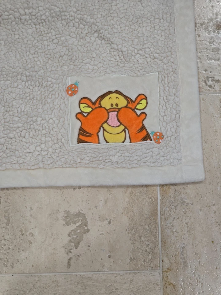 Disney Baby Tigger Baby Blanket Cream Sherpa Fleece Orange Ladybugs Peek-A-Boo - Image 4 of 4