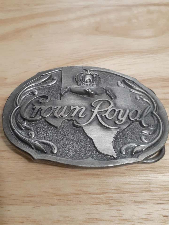 Crown Royal Texas Mapa Promo Whisky Canadiense Hecho en EE. UU. Hebilla de Cinturón De Colección Foto 2 de 4