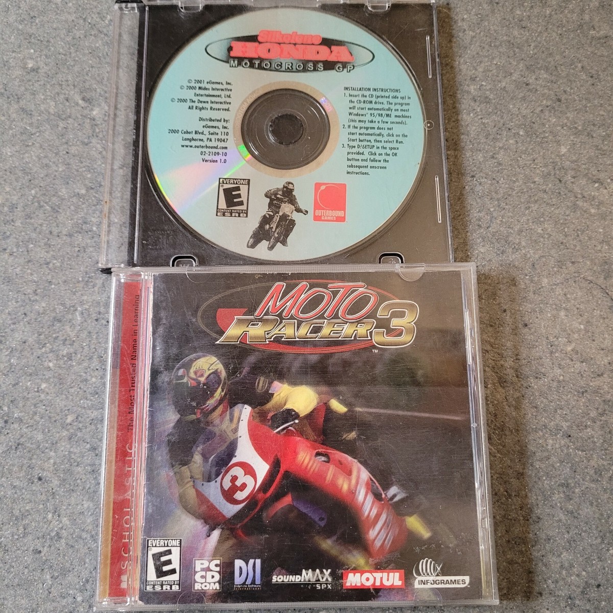 Moto Racer Motocross Racing PC Game Set CD ROM Vtg 90s Windows Honda GP